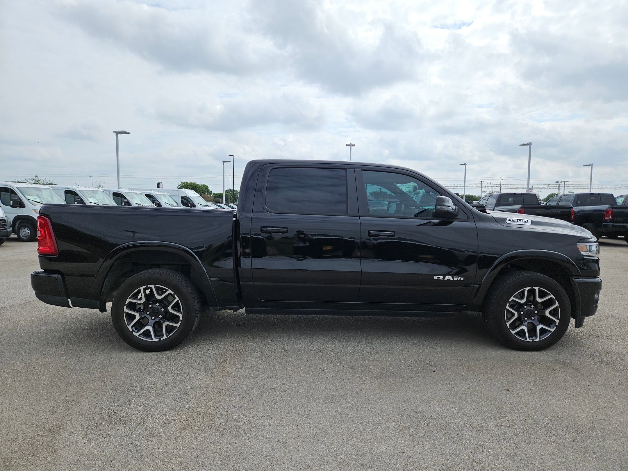 Used 2026 RAM 1500 Laramie AWD/4WD image 2