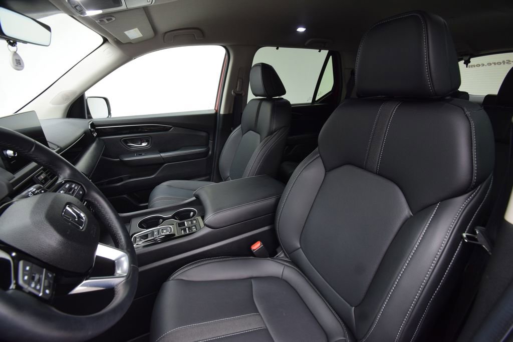 Used 2025 Honda Pilot EX-L image 19