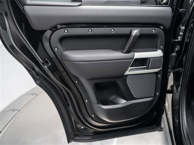 New 2024 Land Rover Defender 110 S image 25