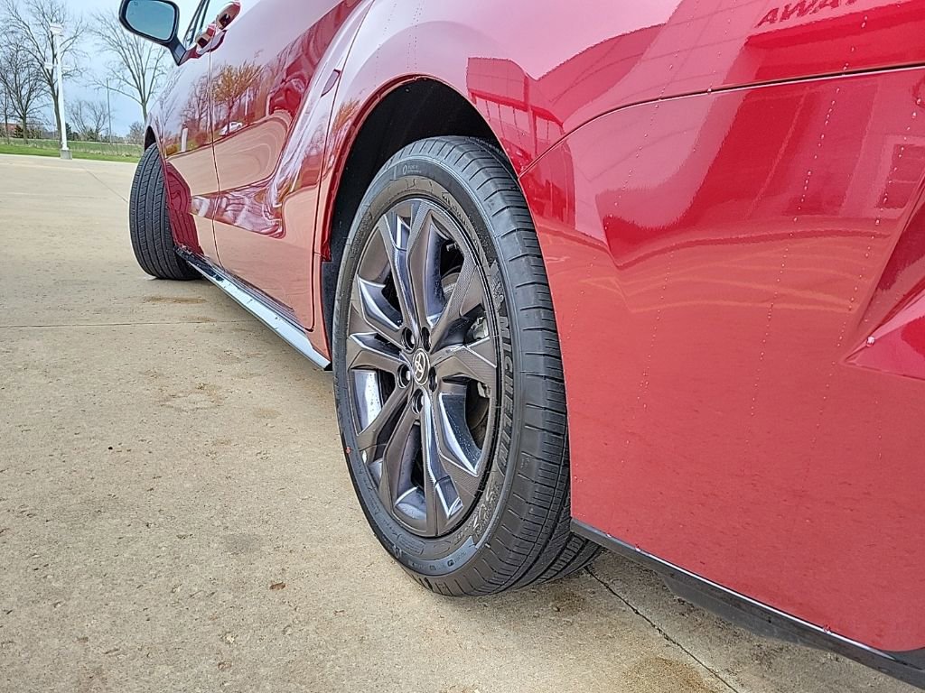 Used 2025 Toyota Sienna XSE image 20