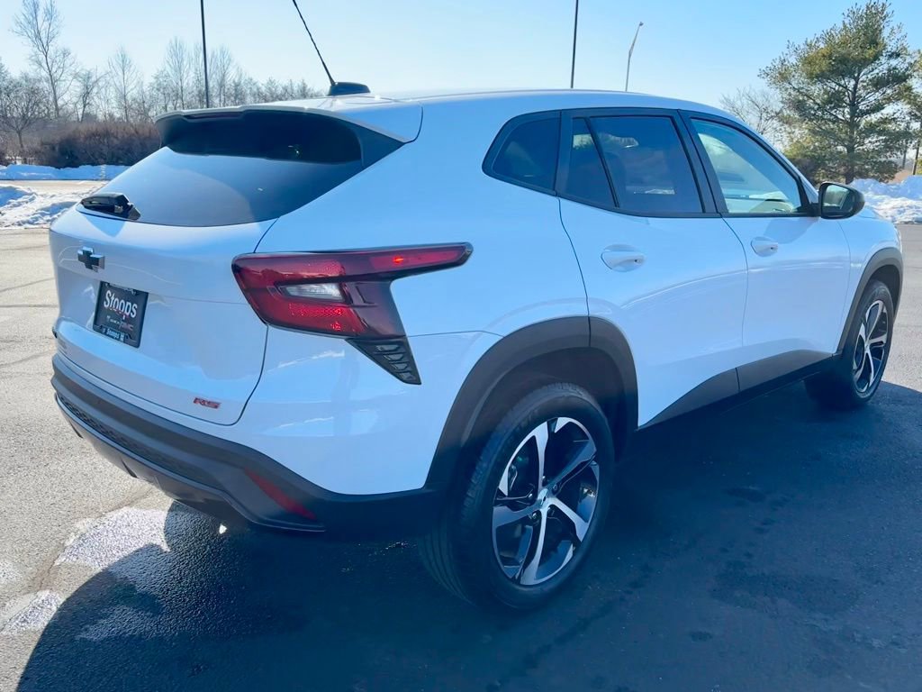 Used 2024 Chevrolet Trax RS w/ Driver Confidence Package image 8