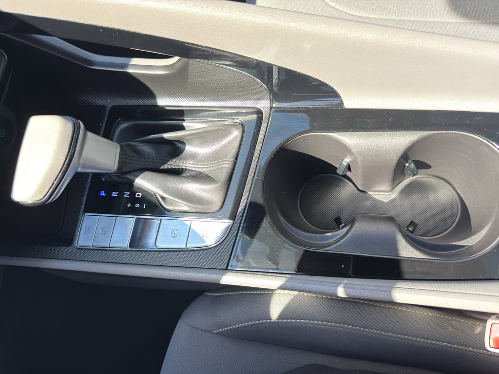 Used 2024 Hyundai Elantra SEL w/ Convenience Package FWD image 21