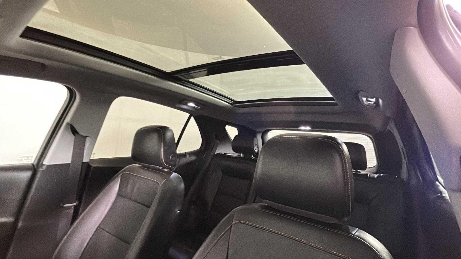 Used 2019 Chevrolet Equinox Premier AWD/4WD image 16