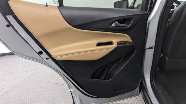 Used 2022 Chevrolet Equinox Premier AWD/4WD image 16