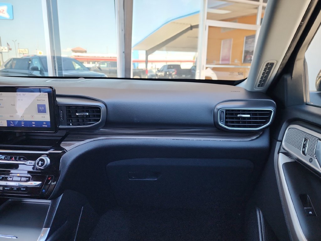 Used 2023 Ford Explorer Limited w/ Equipment Group 301A AWD/4WD image 22