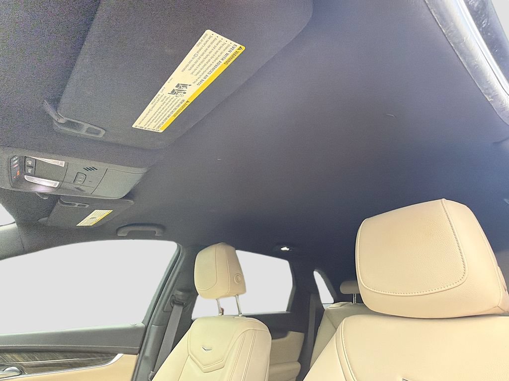 Used 2018 Cadillac XT5 FWD image 23