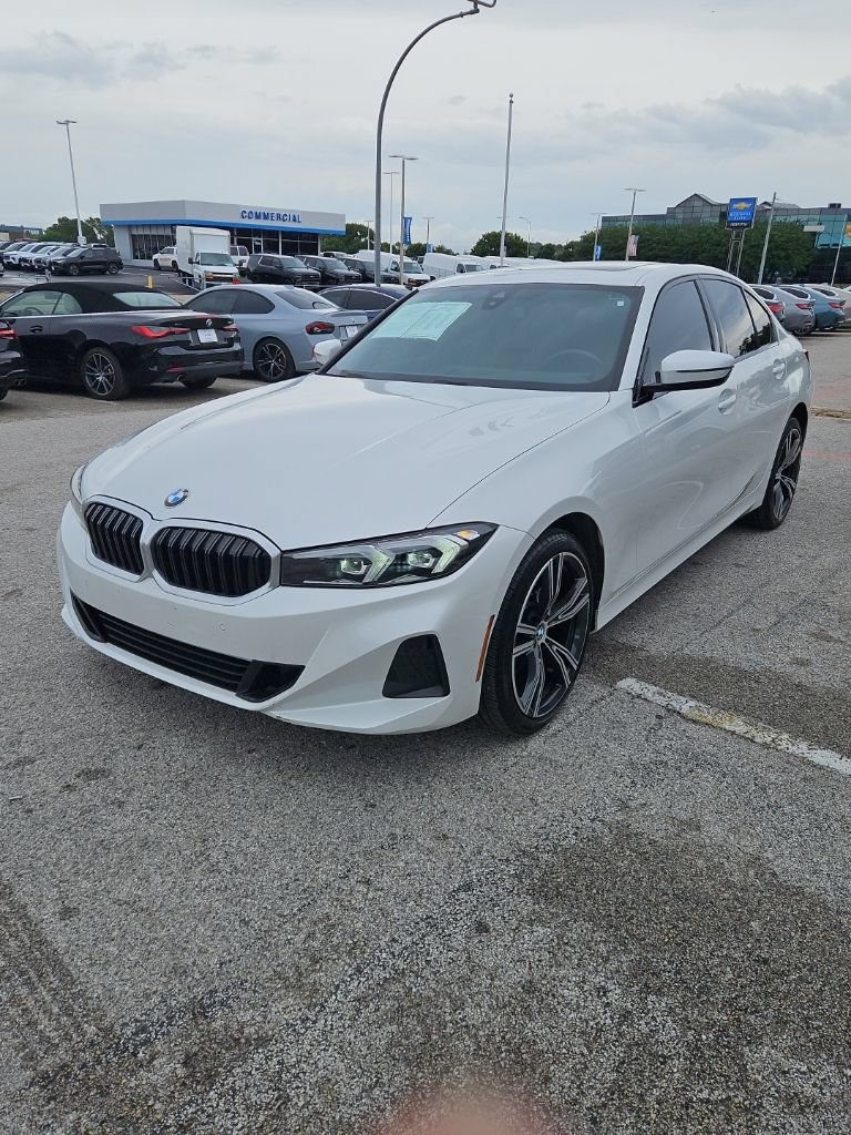 Used 2023 BMW 330i Sedan w/ Driving Assistance Package RWD image 3