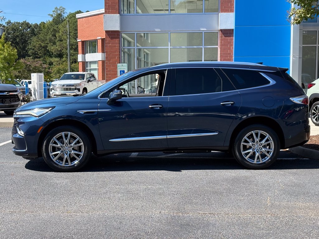 Used 2023 Buick Enclave Premium w/ Experience Buick Package FWD image 2