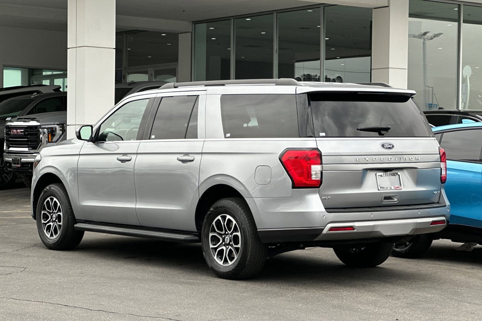 Used 2024 Ford Expedition Max XLT image 6