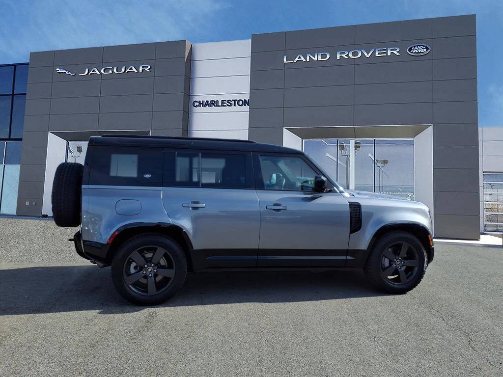 Certified 2024 Land Rover Defender 110 X-Dynamic SE image 6