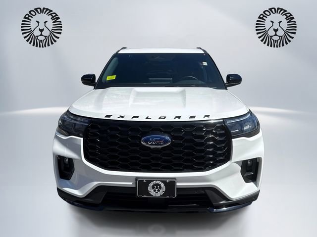 Used 2025 Ford Explorer ST-Line w/ Premium Package AWD/4WD image 2