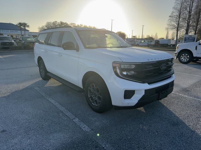 Used 2025 Ford Expedition Max Active image 3