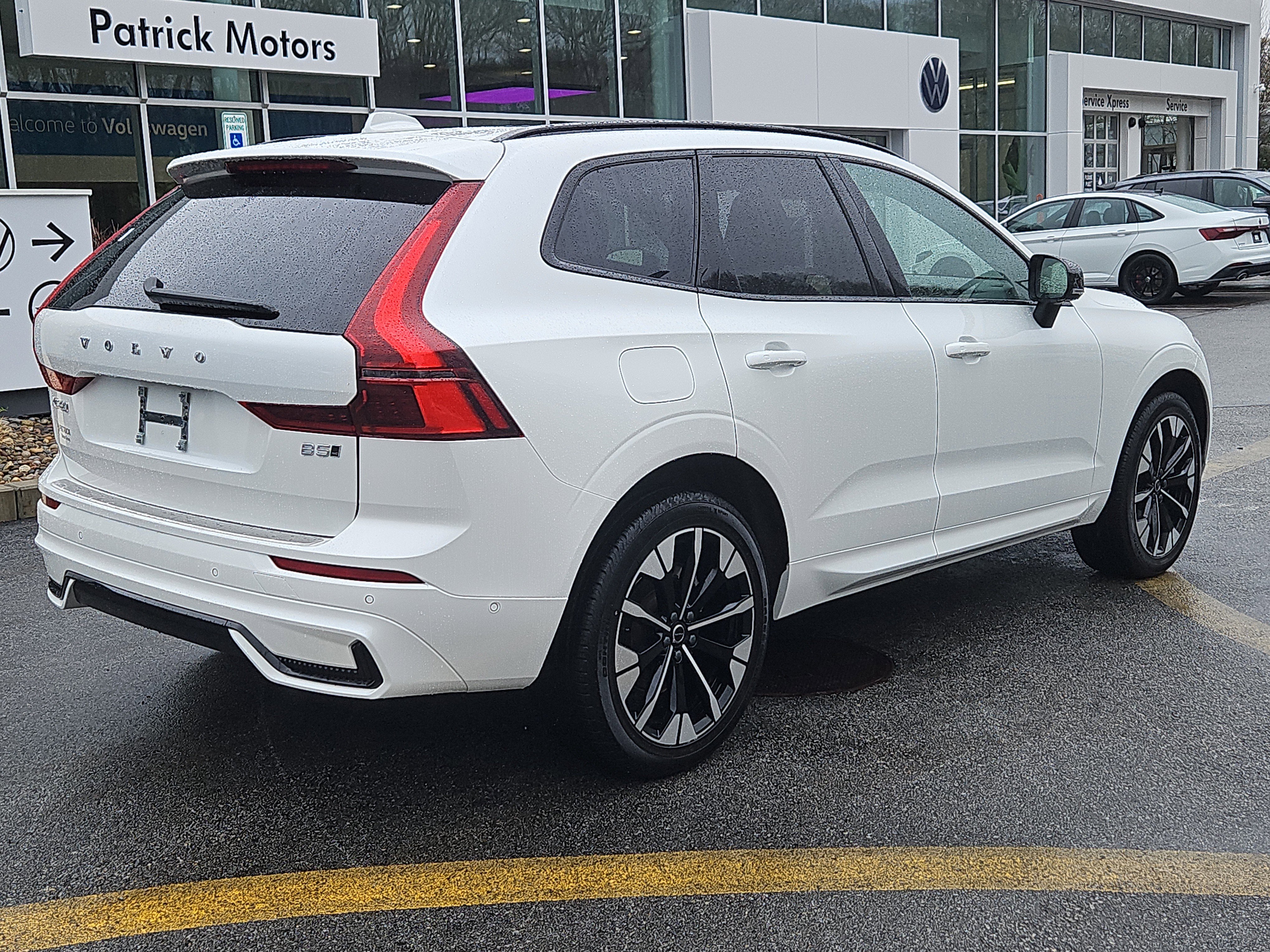 Used 2026 Volvo XC60 B5 Plus w/ Protection Package Premier AWD/4WD image 2