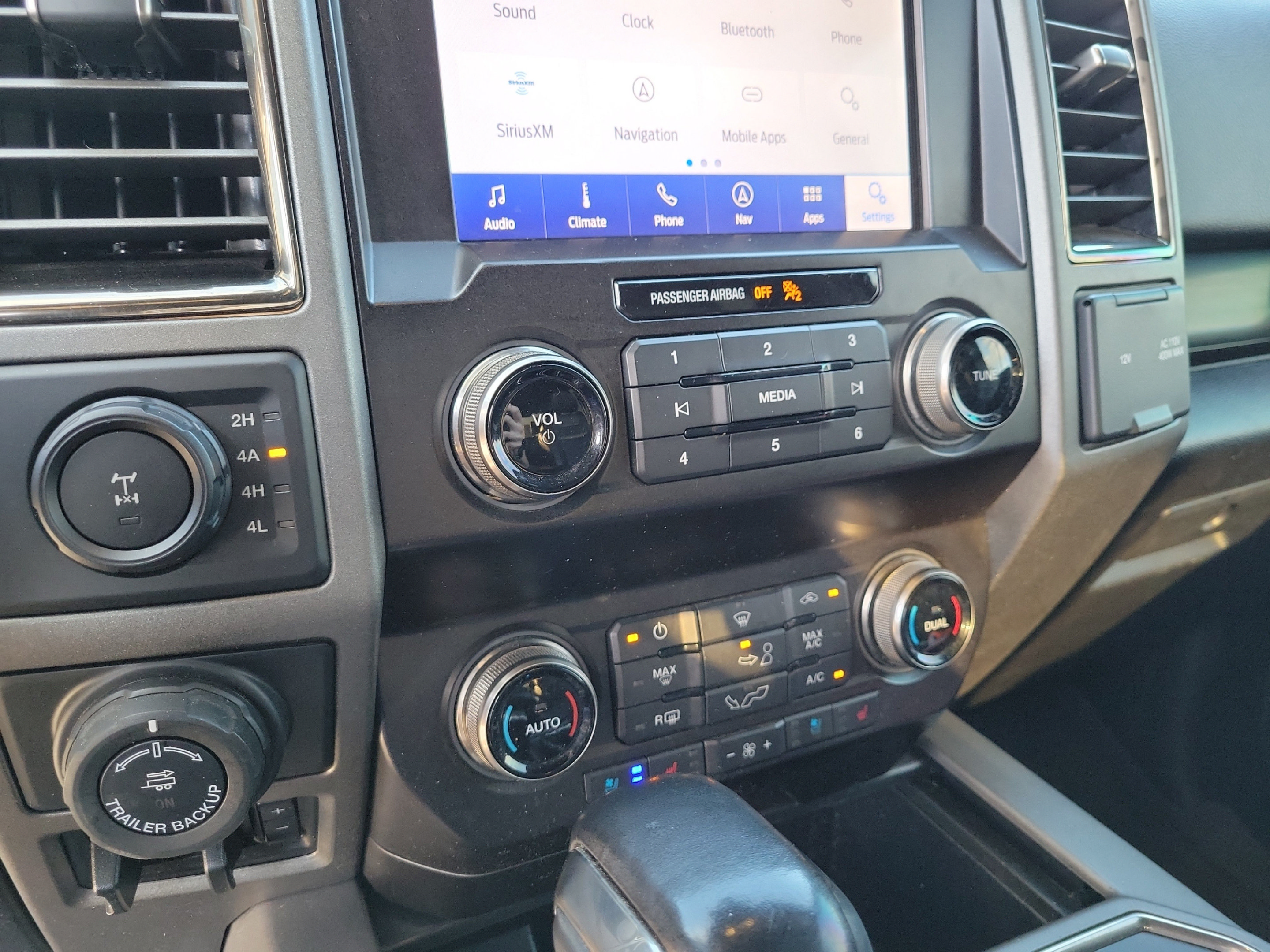 Used 2020 Ford F150 Raptor w/ Equipment Group 802A Luxury AWD/4WD image 18
