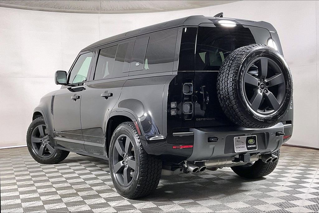 Used 2024 Land Rover Defender 110 V8 AWD/4WD image 13
