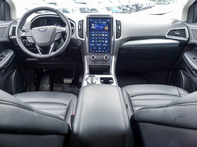 Used 2022 Ford Edge SEL w/ Convenience Package image 4