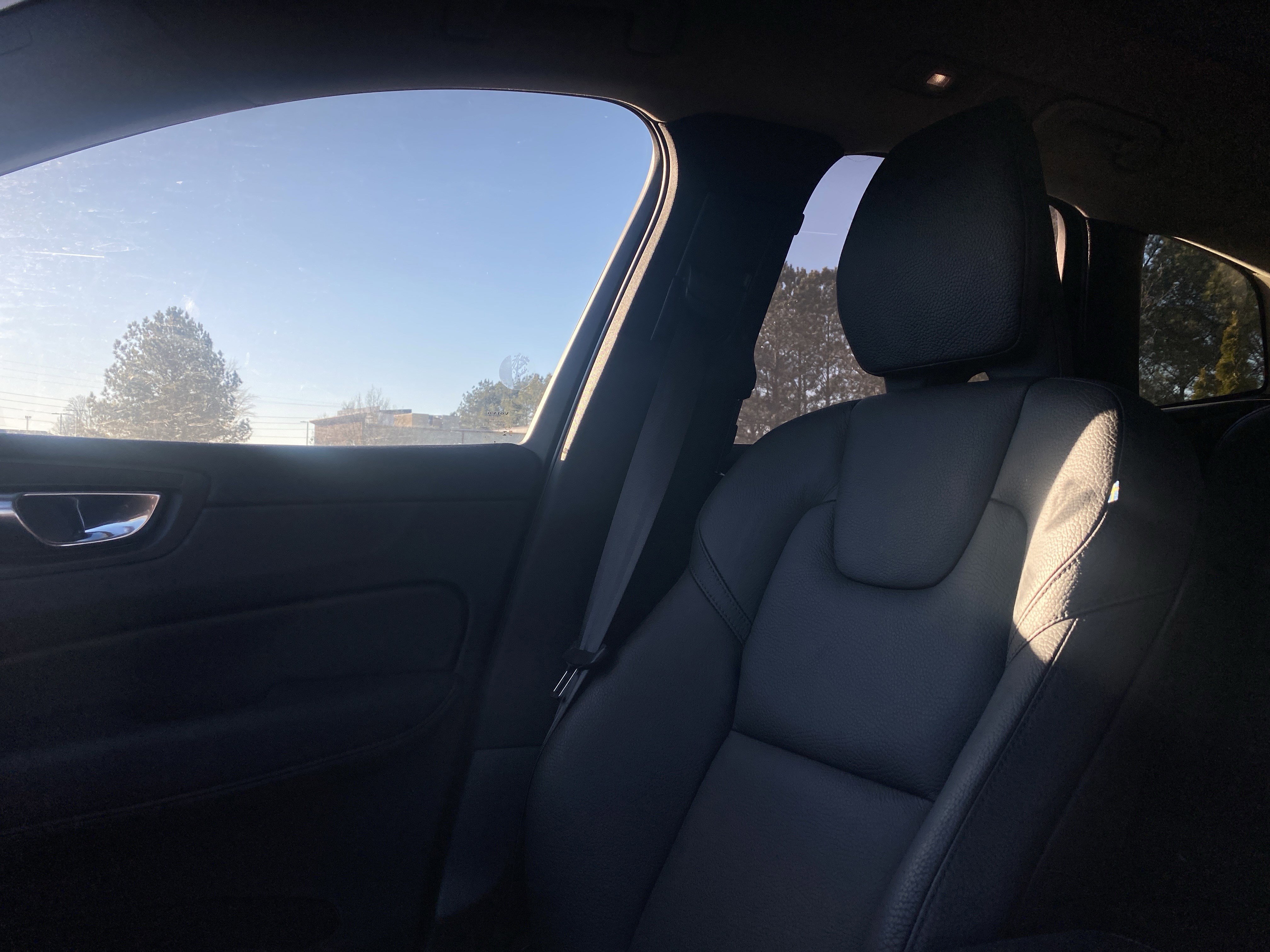 Used 2025 Volvo XC60 B5 Plus image 17