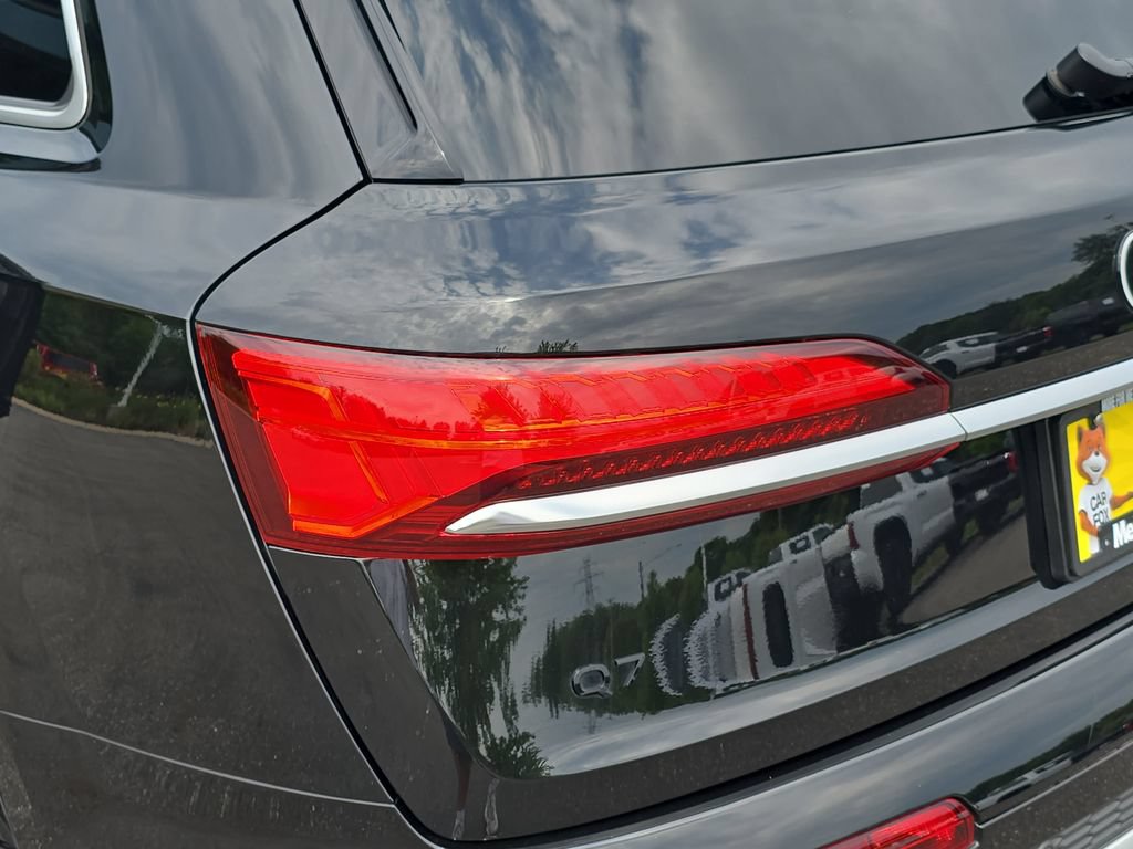 Used 2025 Audi Q7 2.0T Premium w/ Convenience Package AWD/4WD image 38