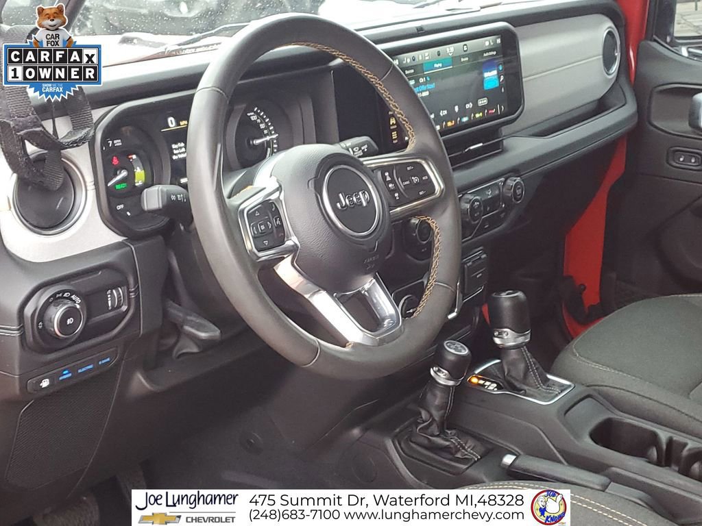 Used 2024 Jeep Wrangler Unlimited Sahara image 11