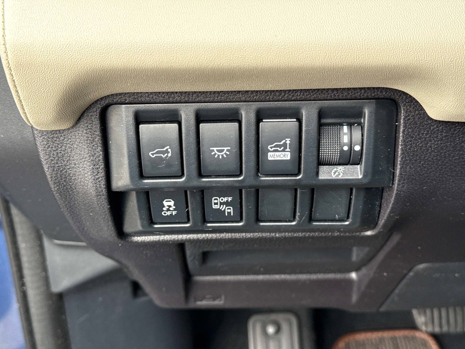 Used 2020 Subaru Ascent Touring image 32