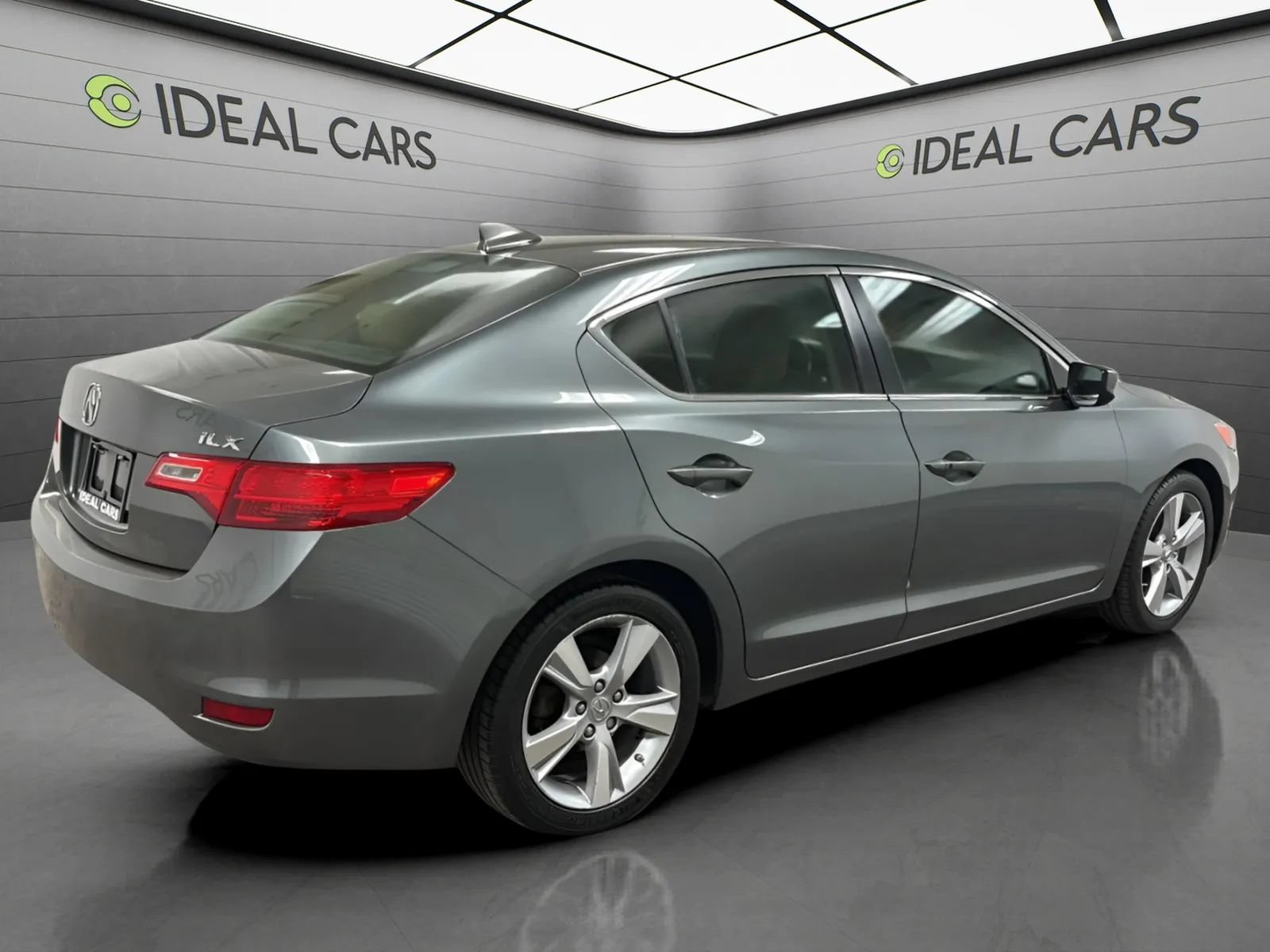 Used 2013 Acura ILX w/ Premium Package FWD image 5