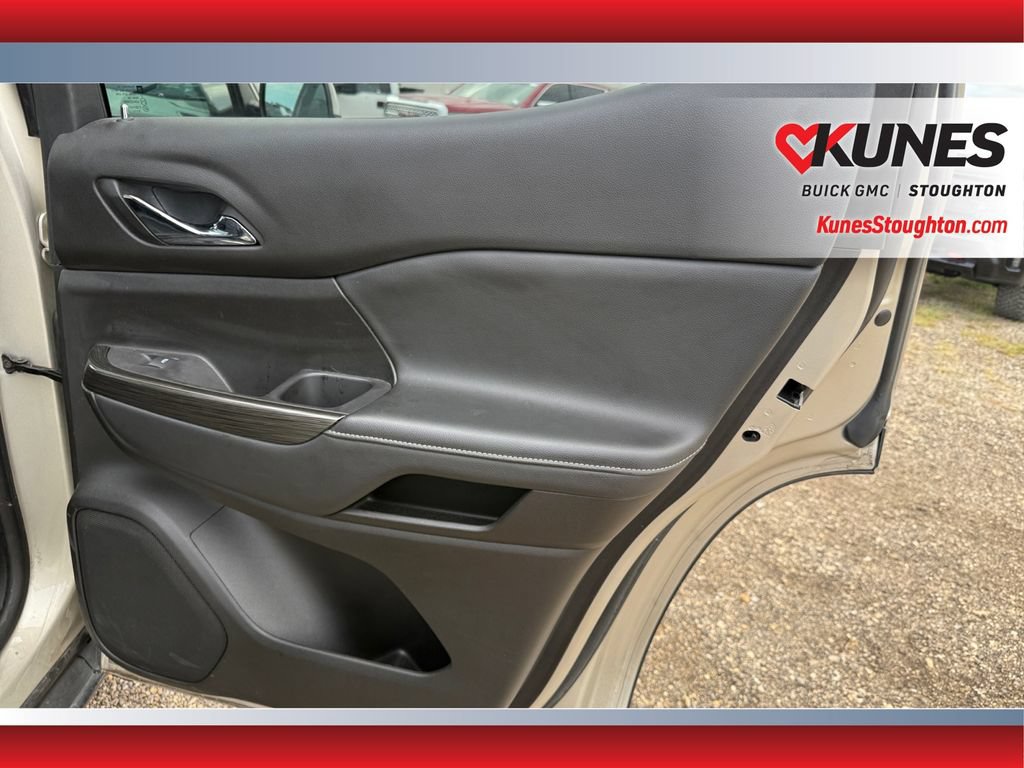 Used 2017 GMC Acadia SLT AWD/4WD image 36