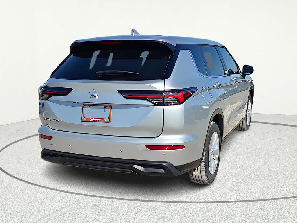 New 2026 Mitsubishi Outlander ES image 6