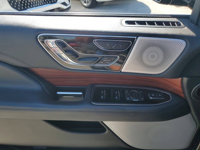 Used 2022 Lincoln Navigator Reserve image 25
