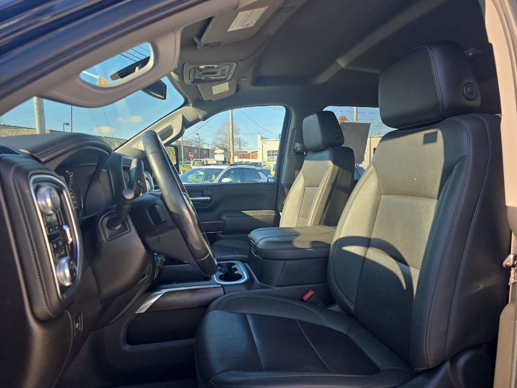 Used 2023 GMC Sierra 3500 SLT w/ SLT Convenience Package AWD/4WD image 4