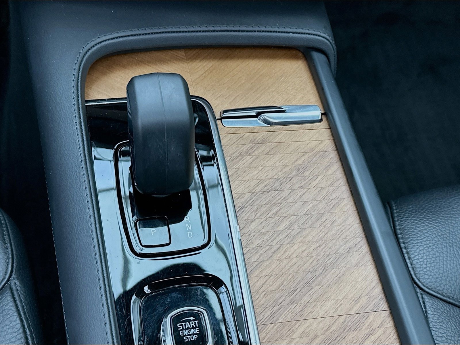 Used 2023 Volvo XC90 T8 Plus w/ Protection Package Premier image 12