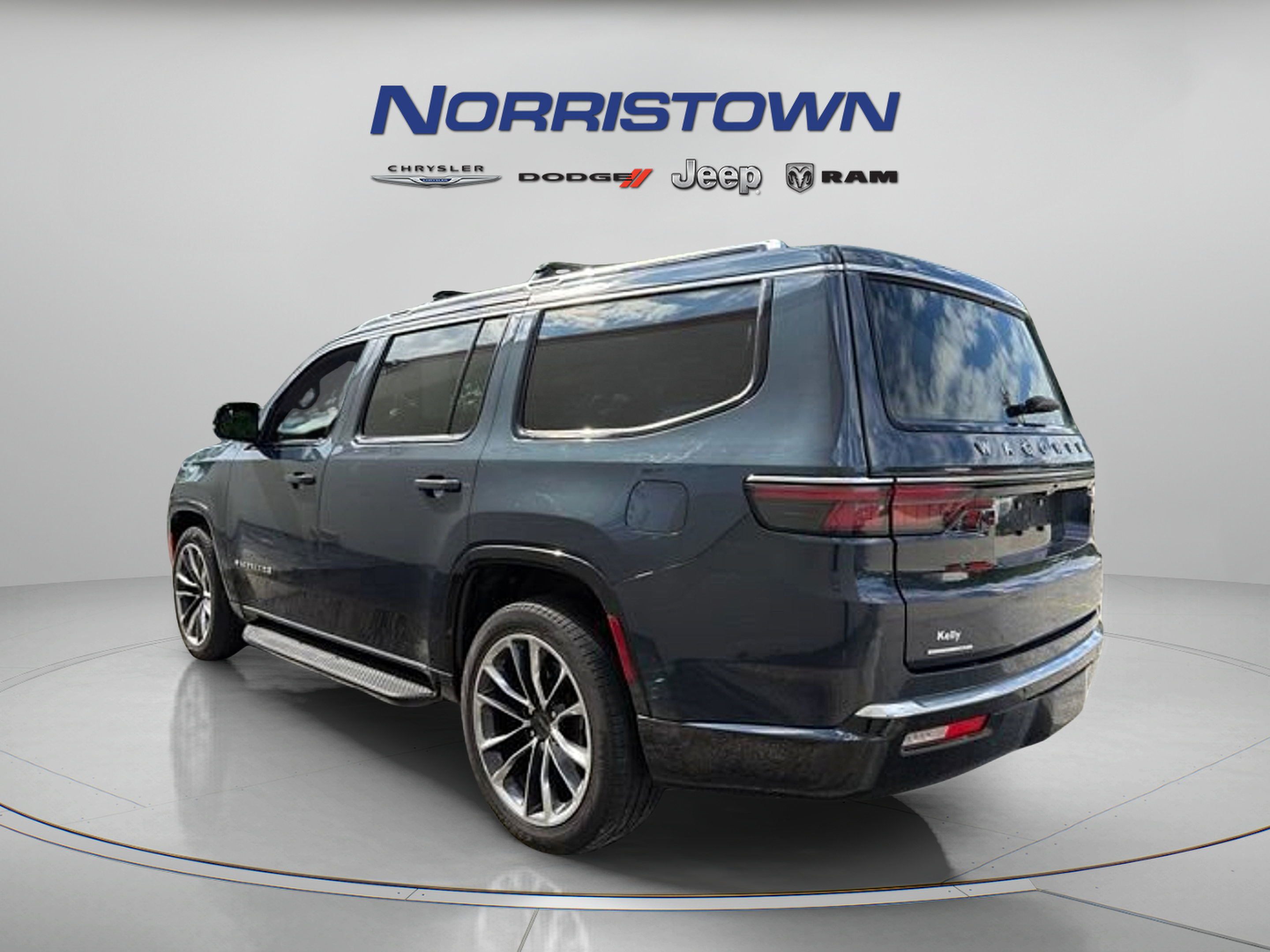 Certified 2023 Jeep Wagoneer Series II w/ Premium Group I AWD/4WD image 5