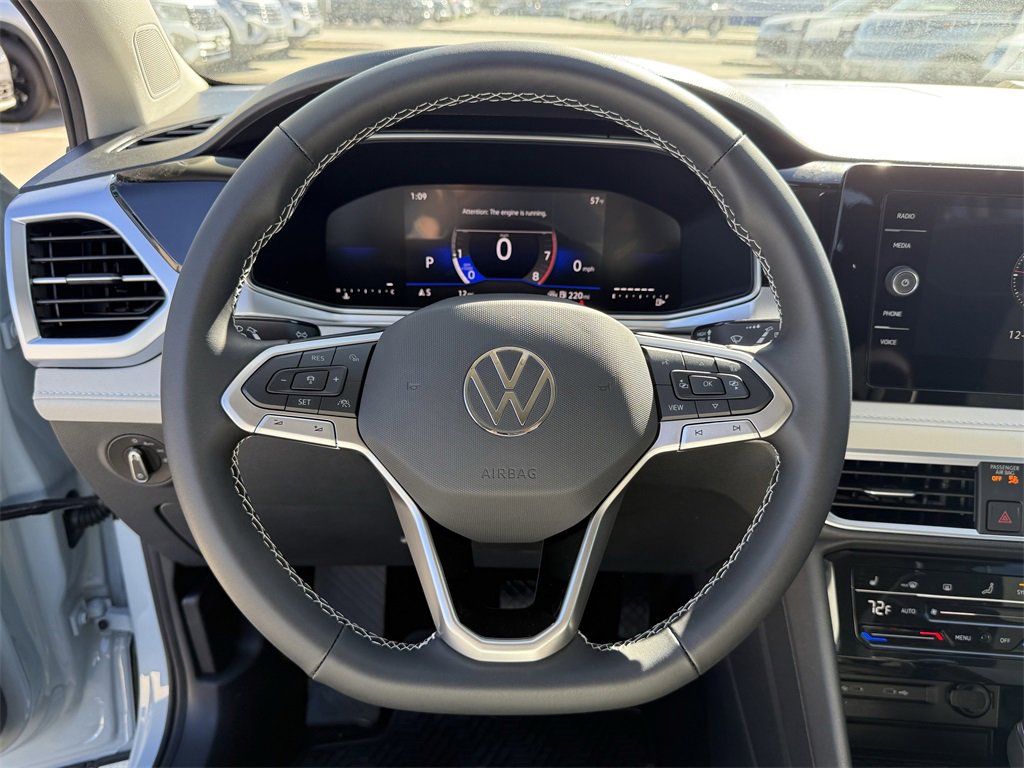 New 2026 Volkswagen Taos SE image 14