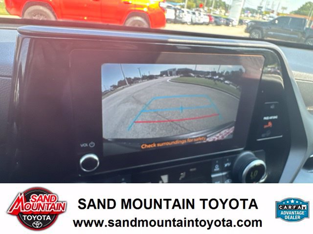 Used 2024 Toyota Highlander LE FWD image 22