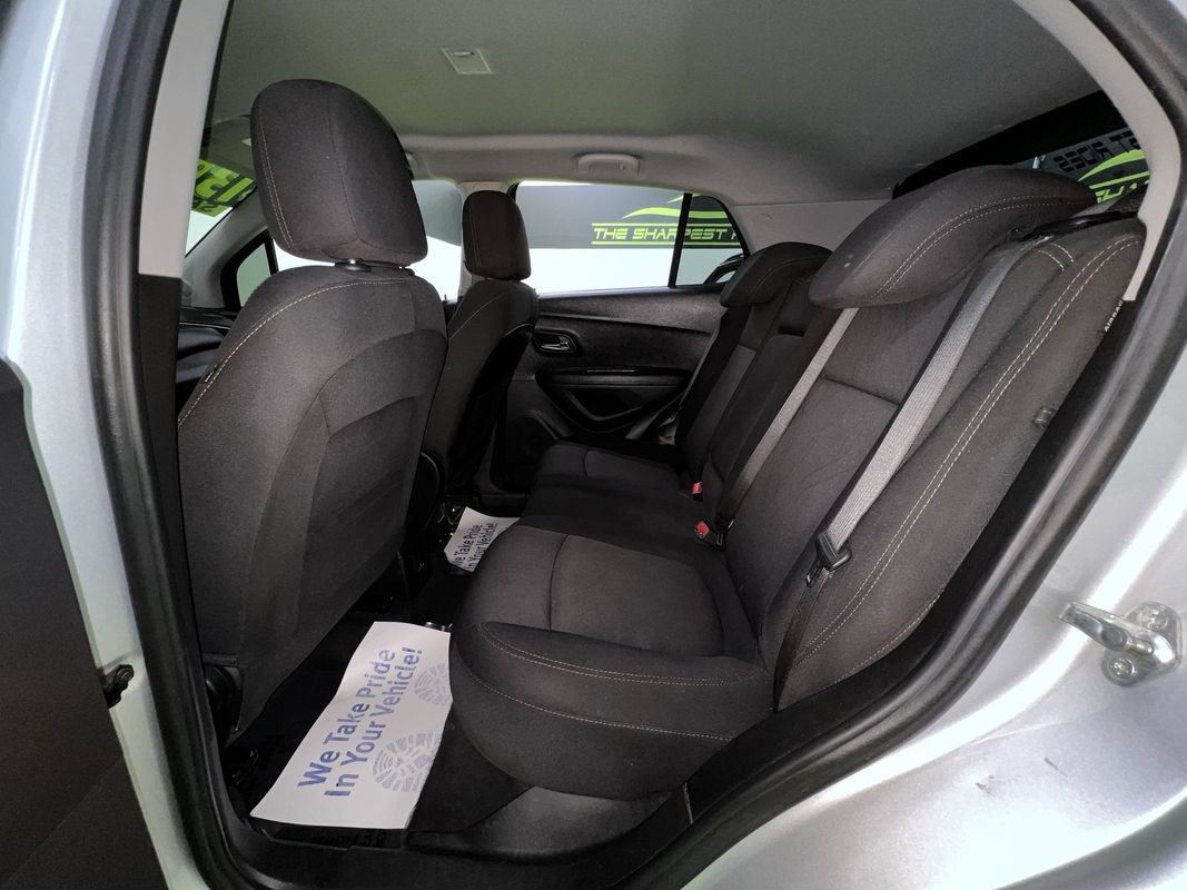 Used 2020 Chevrolet Trax LT AWD/4WD image 26