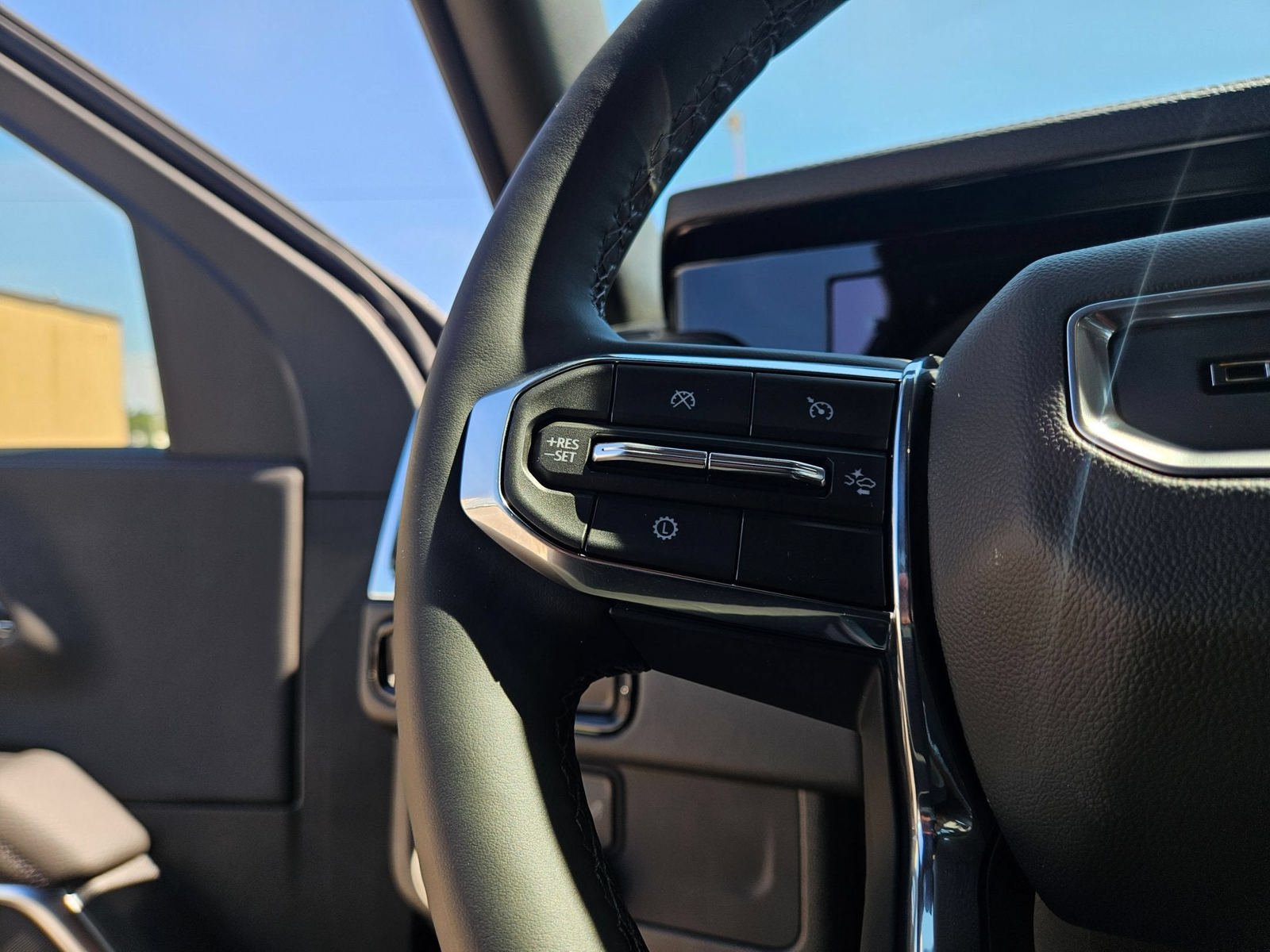 New 2026 GMC Yukon Denali AWD/4WD image 12