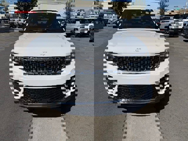 New 2025 Jeep Grand Cherokee Laredo