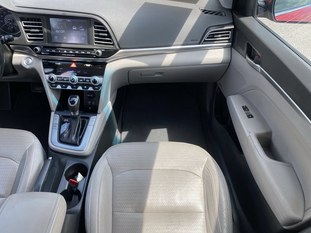 Used 2019 Hyundai Elantra Limited FWD image 17