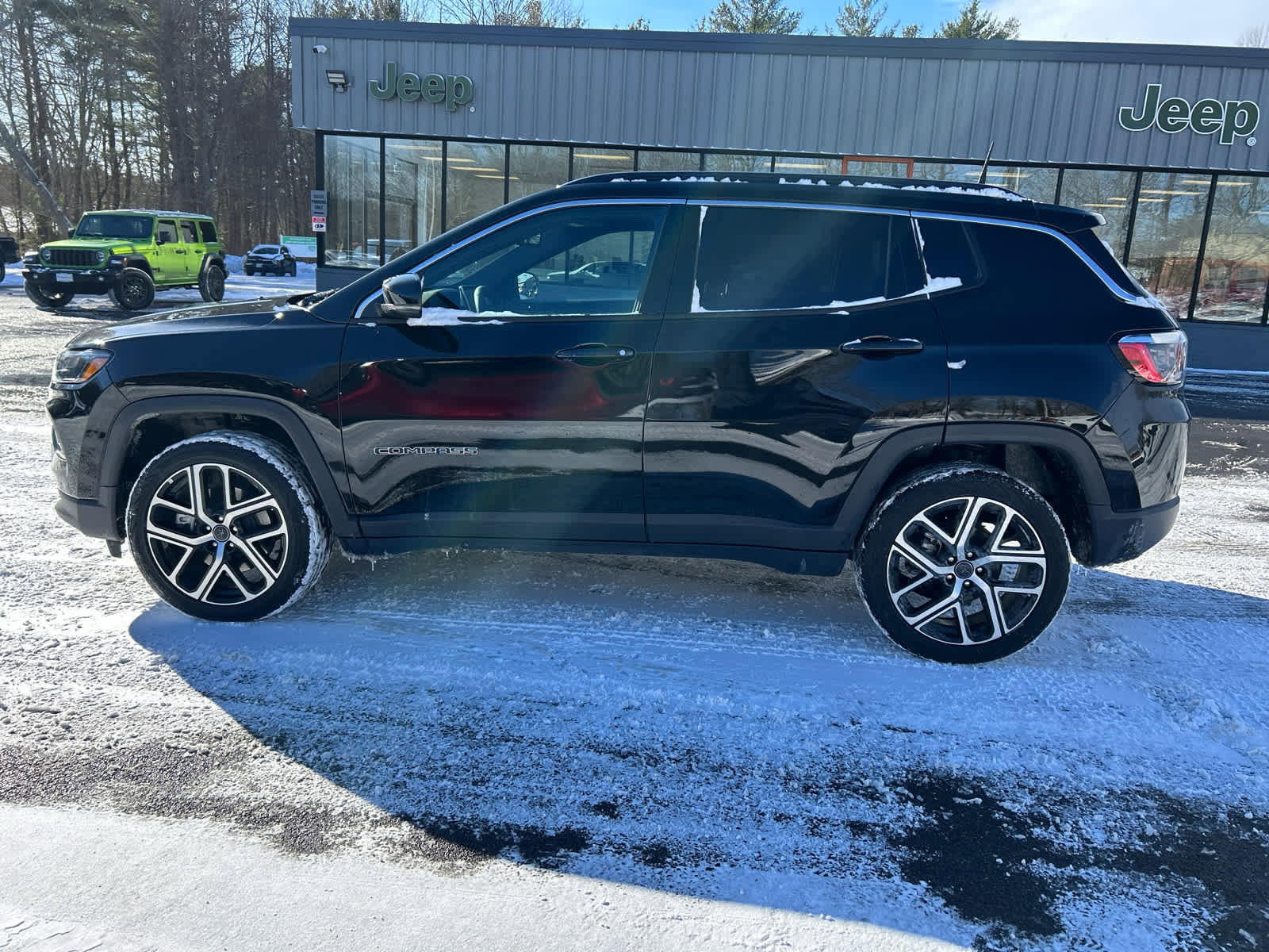 Used 2025 Jeep Compass Limited w/ Sun & Sound Group image 15