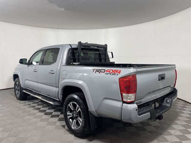 Used 2019 Toyota Tacoma TRD Sport w/ Technology Package AWD/4WD image 5