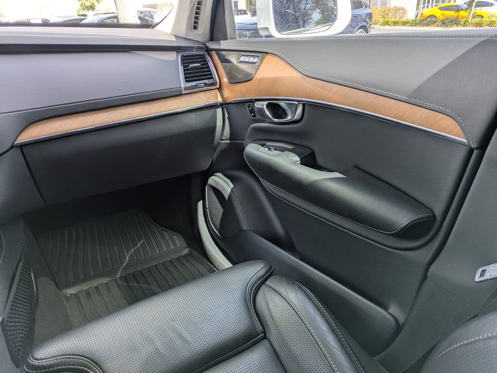 Used 2020 Volvo XC90 T6 Inscription w/ Protection Package Premier image 23