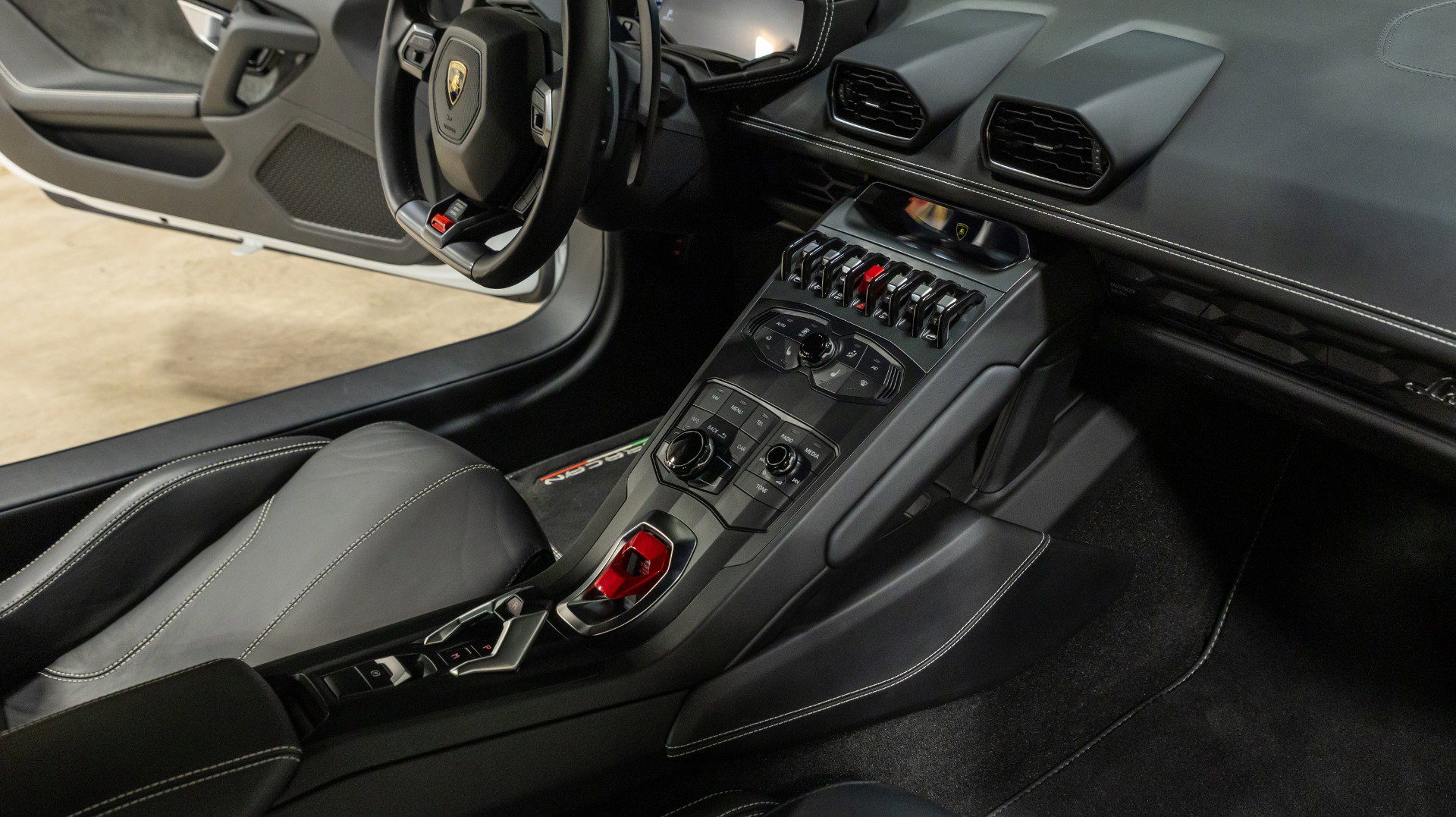 Used 2016 Lamborghini Huracan LP 610-4 image 62