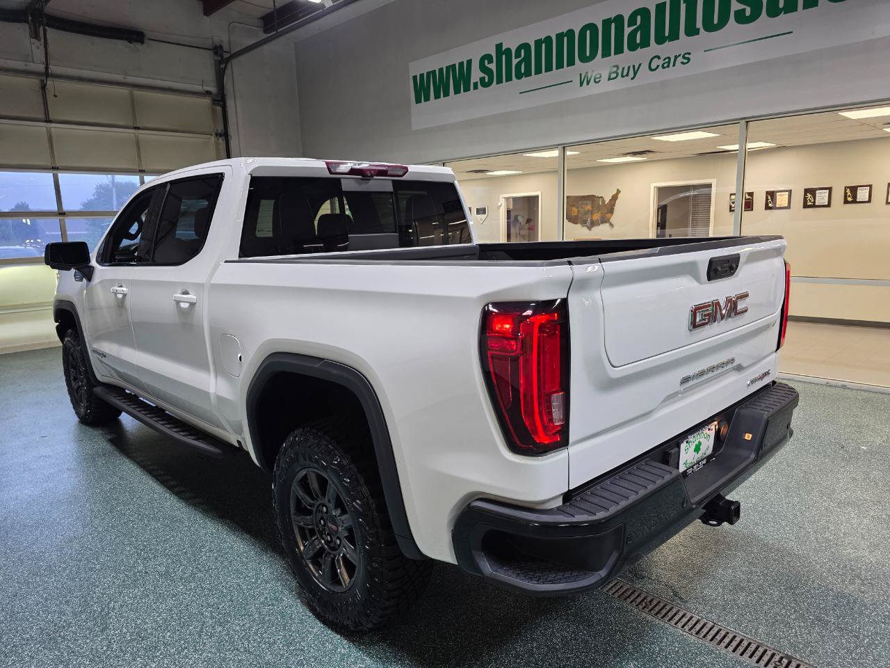 Used 2024 GMC Sierra 1500 AT4X AWD/4WD image 7
