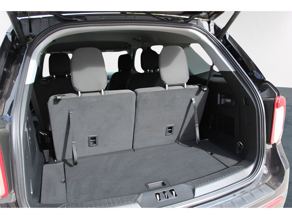 Used 2023 Ford Explorer XLT image 28