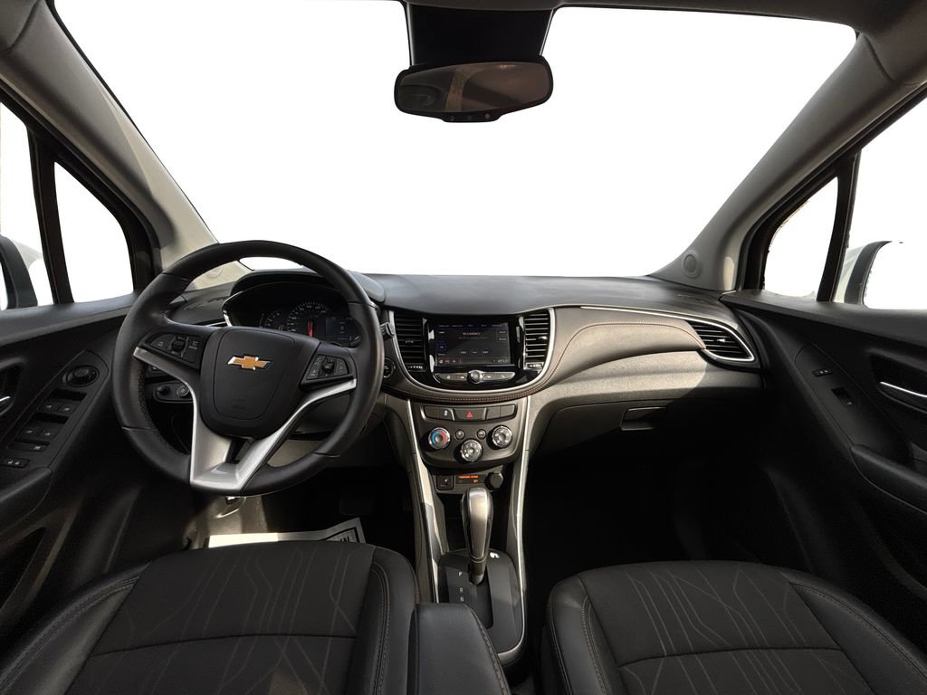 Used 2021 Chevrolet Trax LT w/ Sport Edition image 17