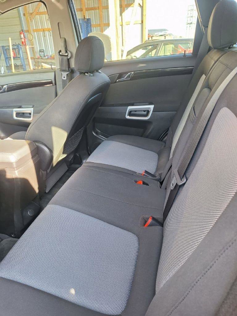Used 2013 Chevrolet Captiva Sport LT FWD image 3