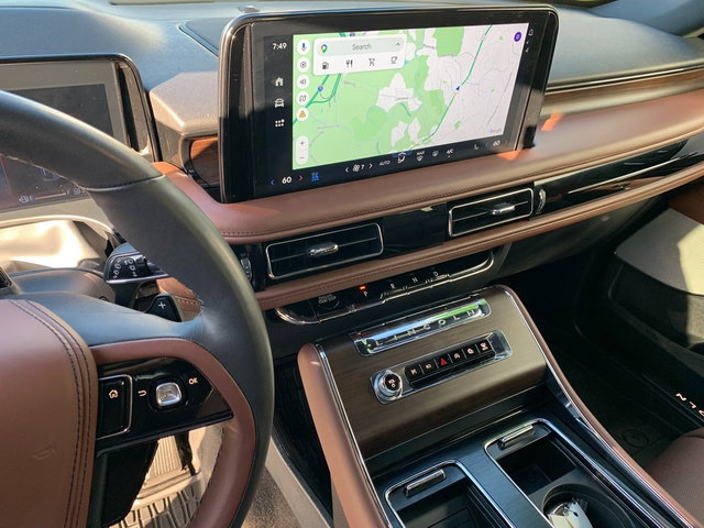 Certified 2025 Lincoln Aviator Reserve w/ Luxury Package AWD/4WD image 27