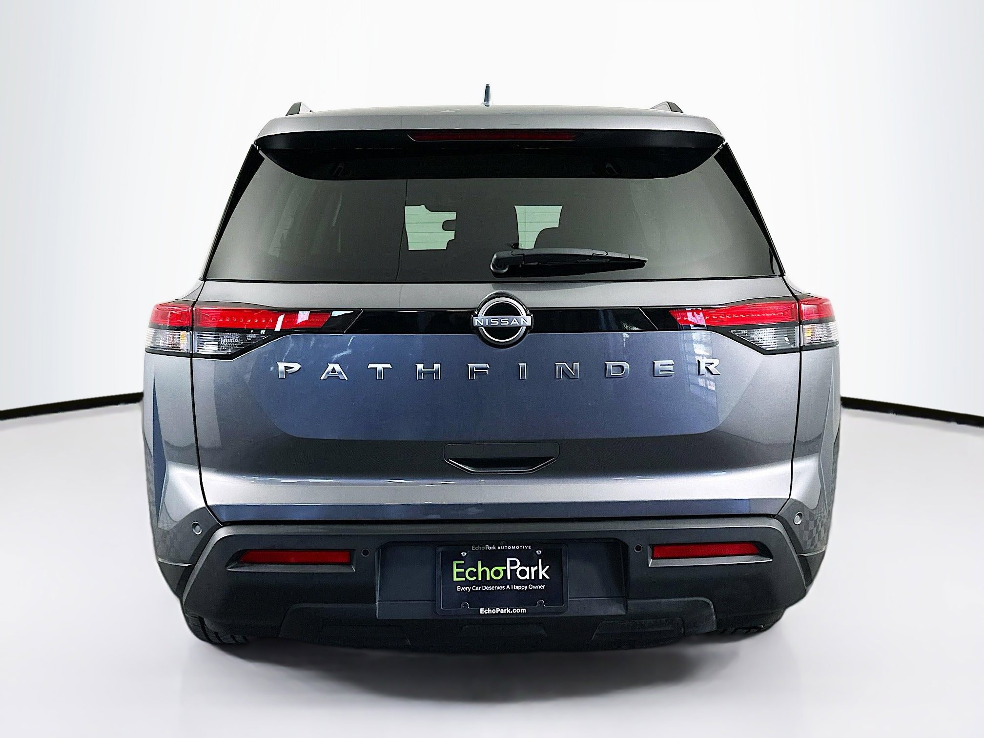 Used 2025 Nissan Pathfinder SV image 7