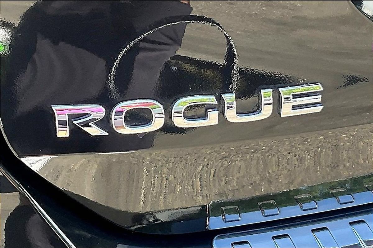 Used 2020 Nissan Rogue S FWD image 24