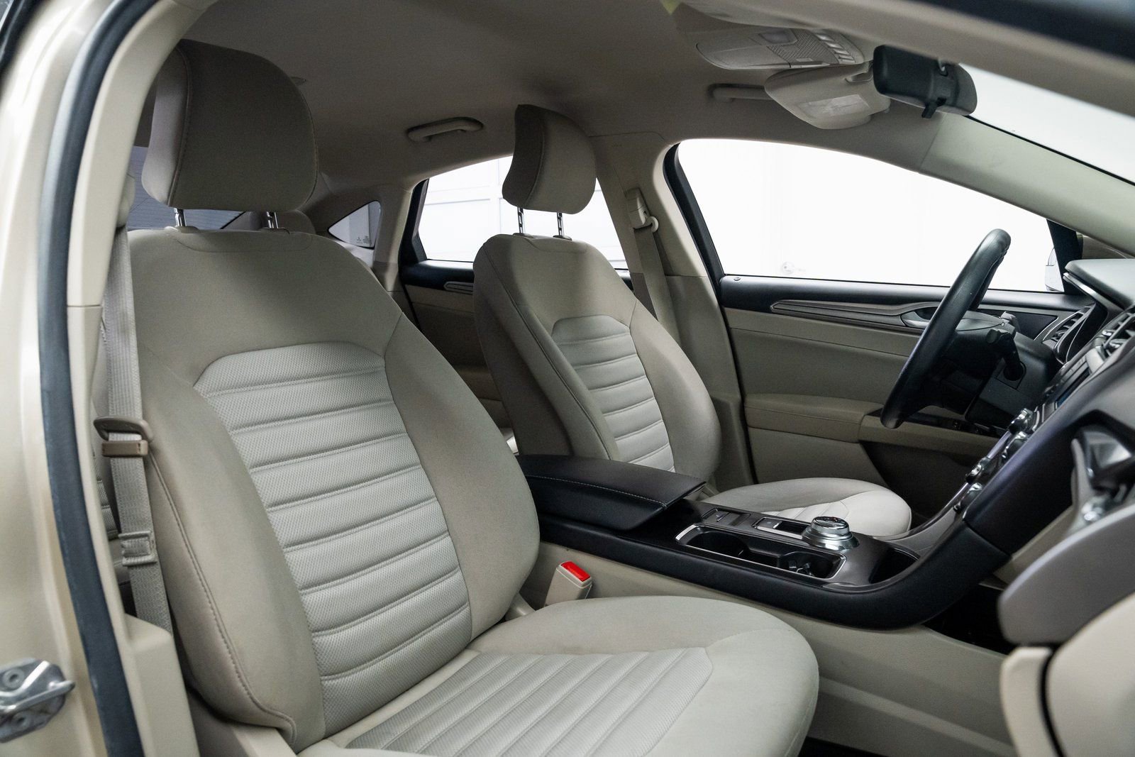 Used 2017 Ford Fusion SE FWD image 22