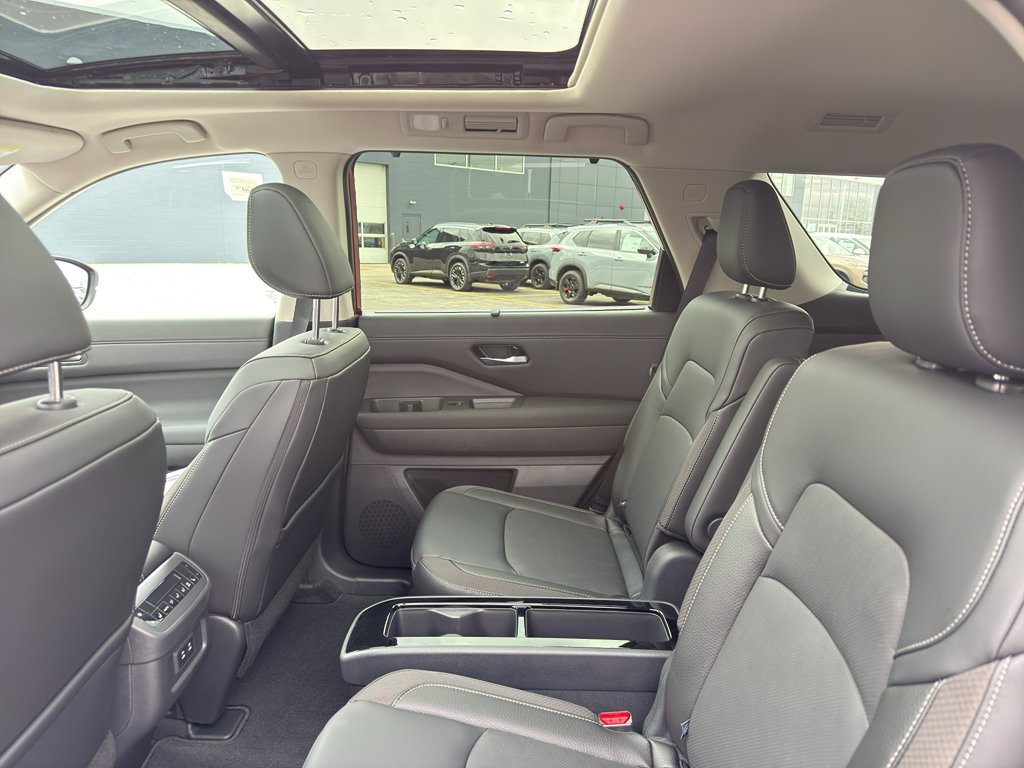 New 2026 Nissan Pathfinder SL image 33